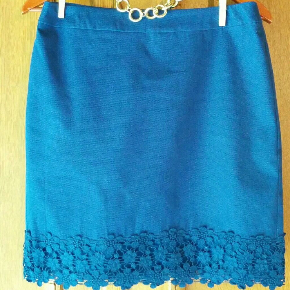 Ann Taylor Light Navy Skirt with Lace Trim Size 4